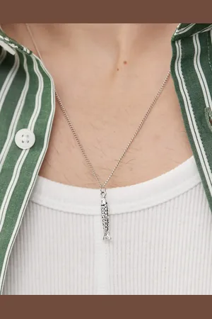 FADED FUTURE Collar de cadena barbada con colgante de pez de