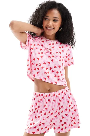 Loungeable Pijama de camiseta y pantalones cortos con estampado de corazones de