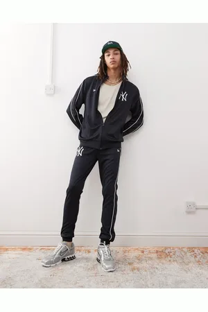 New Era Joggers ajustados de los NY Yankees de