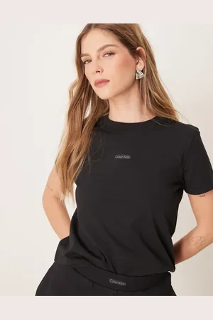 Calvin Klein Camiseta negra con diseño encogido y estampado gráfico Institutional de -Negro