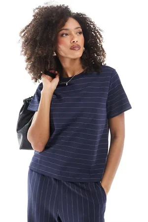 AWARE Camiseta azul marino a rayas de corte cuadrado de (parte de un conjunto)