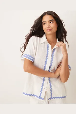 Iisla & Bird Camisa playera blanca de manga corta con ribete en zigzag de (parte de un conjunto)