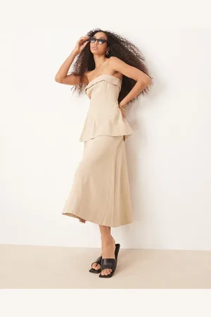 ASOS Vestido midi con escote palabra de honor y cintura escalonada con sobrefalda de -Neutro