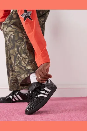 adidas Zapatillas de deporte negras y blancas de charol Samba LT de
