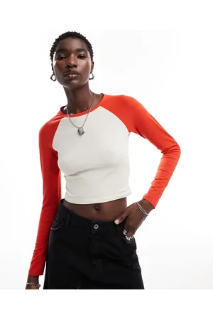 Monki Top blanco y rojo de manga larga con diseño color block universitario de