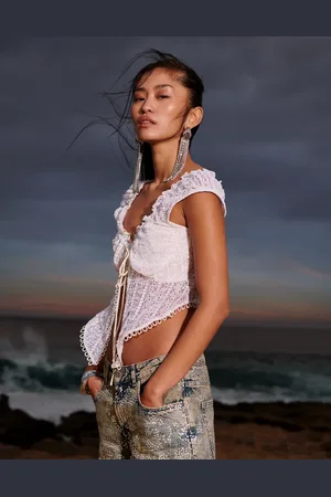 ASOS Top color con lazada delantera de encaje de -Blanco