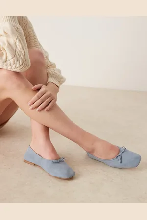 ASOS Bailarinas azul pastel con empeine subido de ante Landmark de