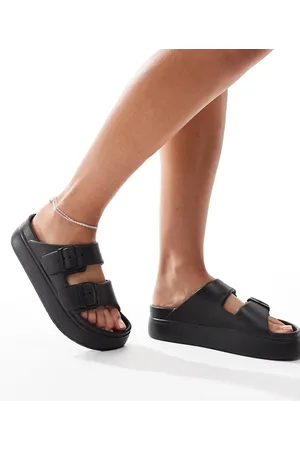 ASOS Sandalias negras con dos hebillas, plantilla moldeada y plataforma plana Freestyle de