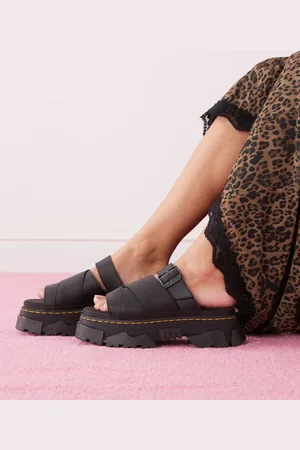 Dr. Martens Sandalias negras Mattison de Dr. Martens