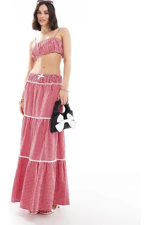 The Frolic Falda larga roja a cuadros vichy escalonada con cintura fruncida y ribete de encaje exclusiva de (parte de un conjunto)-Multicolor