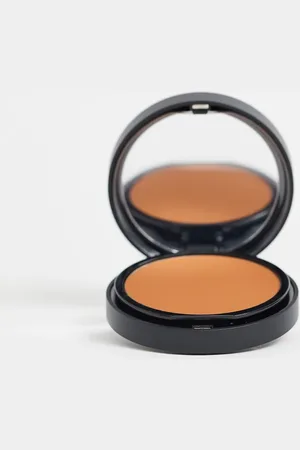 bareMinerals Base de maquillaje en polvo Barepro Performance Wear de -Rosa