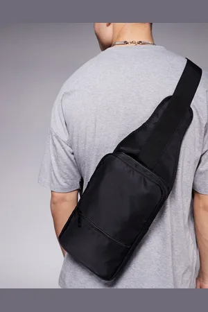 ASOS Mochila pequeña negra de