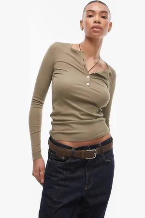 ARKET Top de manga larga con tapeta de botones de punto transparente de