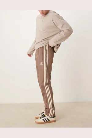 adidas Pantalones de chándal marrones Classics de -Marrón