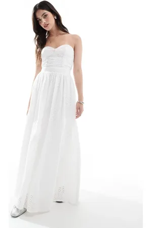 The Frolic Vestido largo blanco con diseño bordado, escote palabra de honor en forma de corazón y detalle de lazo en la espalda exclusivo de