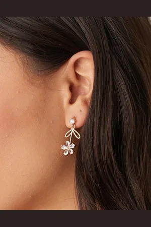 True Decadence Pendientes largos dorados con diseño floral de cristales de