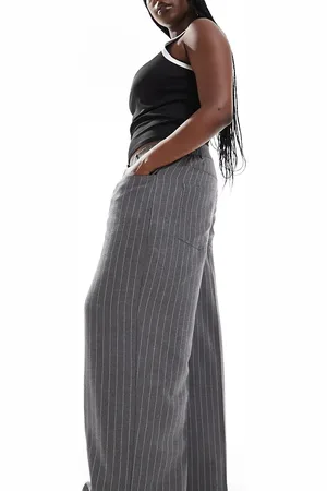 ASOS Pantalones grises a rayas de pernera recta holgada con detalle de 5 bolsillos de Curve