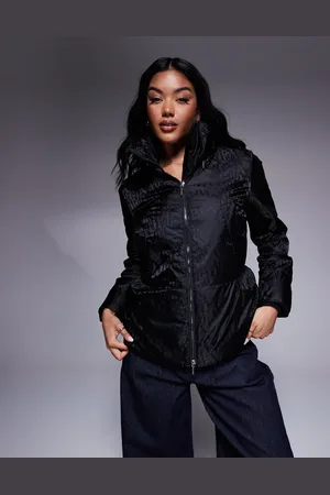 Armani Exchange Abrigo negro acolchado con estampado integral del logo de