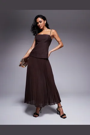 Forever New Vestido semilargo con cintura baja y falda plisada de
