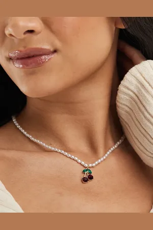 Accessorize Collar de cuentas estilo perlas con colgante de cerezas de