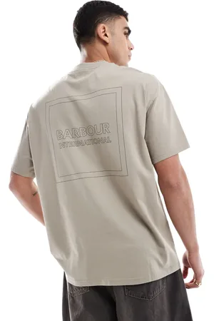 Barbour Camiseta gris cemento extragrande con estampado trasero de