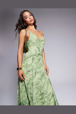Forever New Vestido largo drapeado con estampado de serpiente de