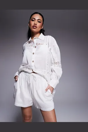 River Island Pantalones cortos blancos con inserto de encaje de (parte de un conjunto)