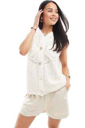 ASOS Chaleco color de croché con botones dorados de -Blanco