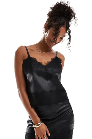 ASOS Top de tirantes de tejido efecto cuero con ribete de encaje de (parte de un conjunto)