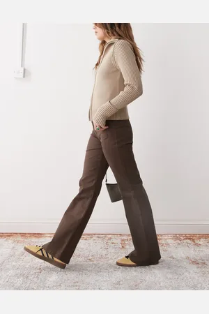 Monki Pantalones marrones de pernera recta con detalle de bolsillo delantero de