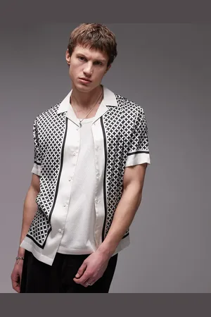 Topman Camisa negra de manga corta con estampado geométrico de satén de