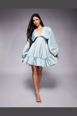ASOS Vestido corto de manga larga con diseño escalonado, solapas y estampado floral de jacquard de