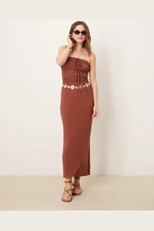 ASOS Vestido largo color óxido con escote palabra de honor, cintura escalonada y volantes de -Naranja
