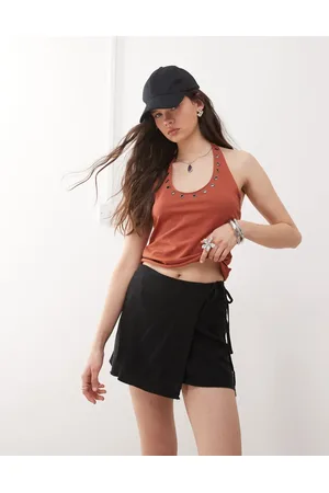 Weekday Minifalda negra cruzada de mezcla de lino Circee exclusiva en ASOS de