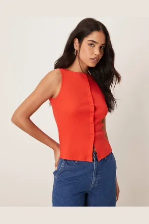 New Look Top rojo sin mangas abotonado de