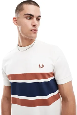 Fred Perry Camiseta hueso con paneles marrones y azul marino de