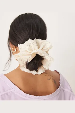 ASOS Coletero abullonado color crema de bordado inglés de -Blanco
