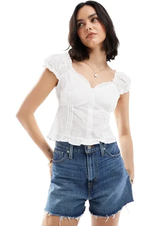 New Look Top blanco abotonado de estilo mesonera de