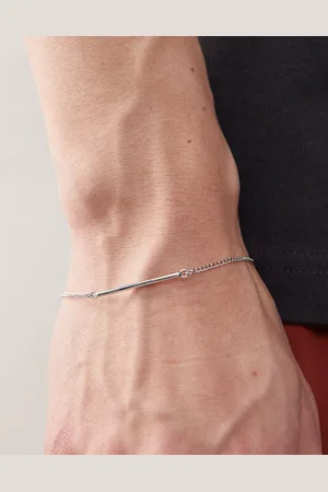 FADED FUTURE Pulsera plateada de cadena barbada con detalle de barra de