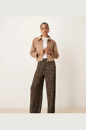 JDY Pantalones de pernera ancha con estampado de leopardo de tejido texturizado de