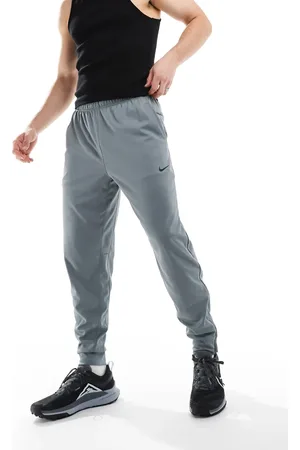 Nike Joggers grises de corte tapered Dri-FIT Totality de