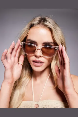 Quay Australia Gafas de sol transparentes de estilo ojos de gato con lentes marrones degradadas Call the Shots de Quay