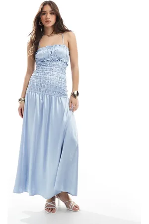 The Frolic Vestido largo con cintura baja y diseño fruncido de satén exclusivo de