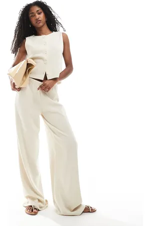 Miss Selfridge Pantalones blanco de pernera ancha de canalé suave premium de -Marrón