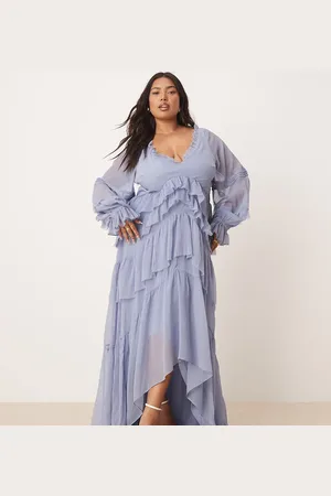 ASOS Vestido largo azul empolvado escalonado con cuello de pico, bajo asimétrico, pinzas y volantes de ASOS DESIGN Curve