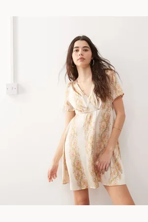 Reclaimed Vestido de tarde corto con estampado floral de