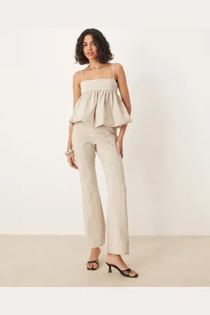 ASOS Mono largo color marfil estructurado con sobrefalda de -Blanco