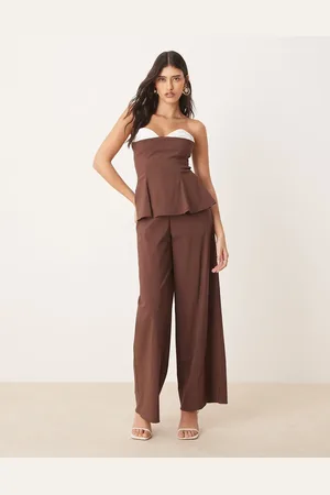 ASOS Mono largo con escote palabra de honor y detalle superpuesto de copas en contraste de
