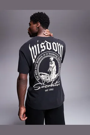 ADPT. Camiseta negra extragrande con estampado de estilo gótico en la espalda de