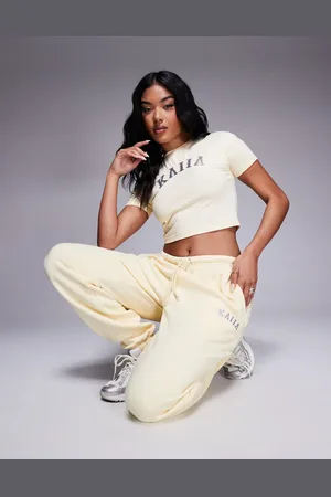 Kaiia Joggers y gris oscuro con bajos ajustados y logo bordado de (parte de un conjunto)